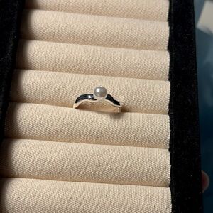 Elegant Silver Pearl Ring